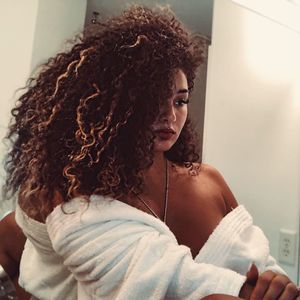 Meet your Posher, Traci